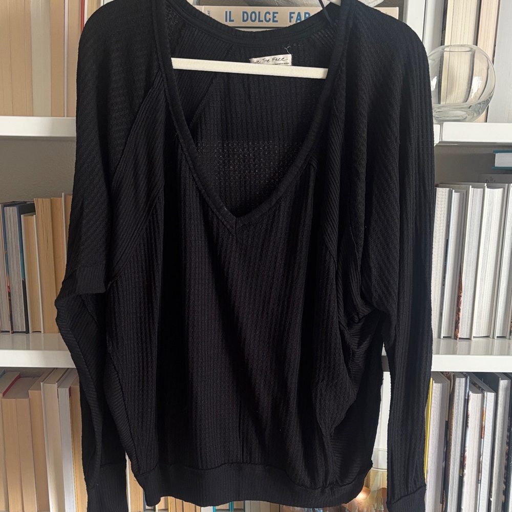 WE THE FREE NWOT Black V-Neck Sweatshirt